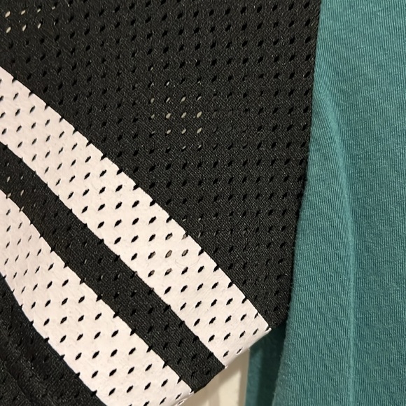 Philadelphia Eagles NFL Women’s Shirt - Picture 3 of 4